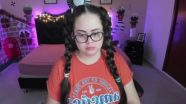 LolaVillalobos online show from December 16, 11:47 am