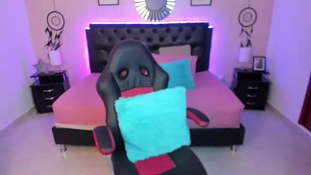 LolaVillalobos online show from February 24, 1:12 pm