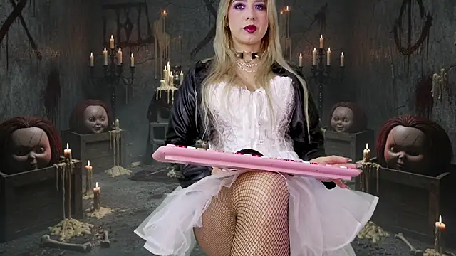 Snapshot of XXMILE chatting on October 26, 11:54 am XXMILE online show from October 26, 11:54 am