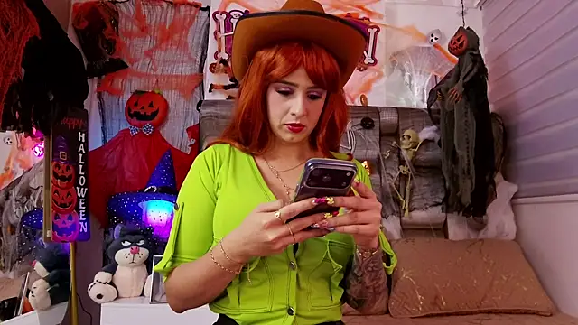 Snapshot of XXMILE chatting on October 28, 12:26 pm XXMILE online show from October 28, 12:26 pm