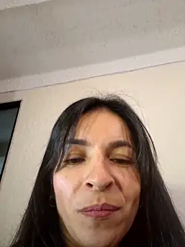 karol rose online show from October 12, 1:40 am