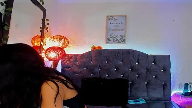 karol rose online show from December 3, 3:55 pm