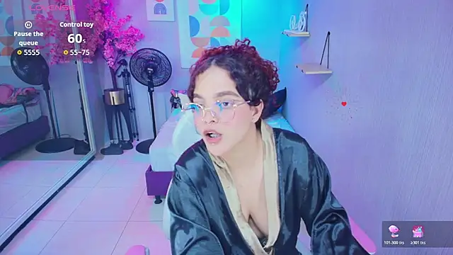 Snapshot of Maggy_t18 chatting on July 7, 7:23 am Maggy t18 online show from July 7, 7:23 am