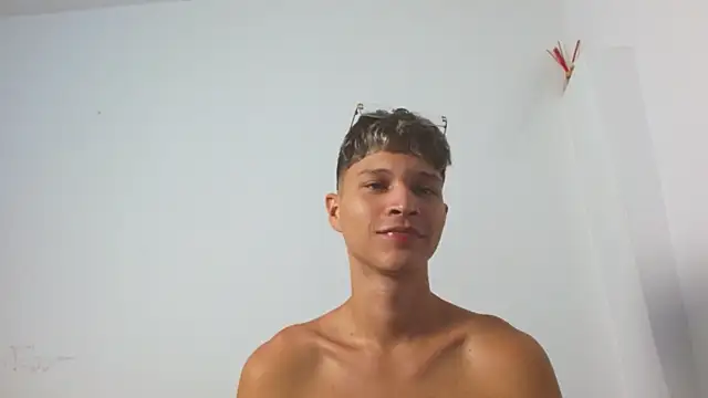 Twinkcock22 online show from July 28, 4:42 am