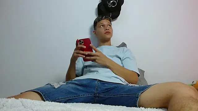 Twinkcock22 online show from April 12, 4:27 am