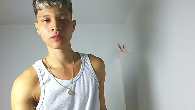 Twinkcock22 online show from June 21, 4:18 am