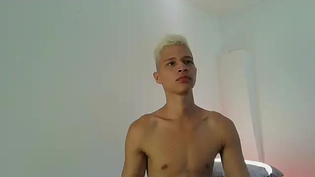 Twinkcock22 online show from December 18, 12:53 pm