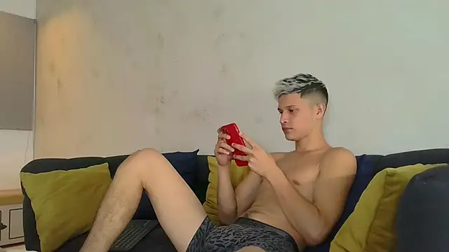 Twinkcock22 online show from March 5, 2:52 am