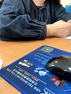 Snapshot of PhuongNhi21 chatting on October 9, 1:39 am PhuongNhi21 online show from October 9, 1:39 am