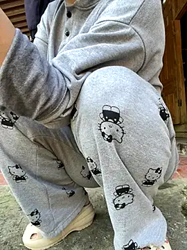 PhuongNhi21 online show from November 23, 2:10 am