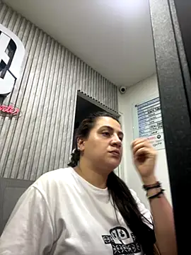 Snapshot of megvibes chatting on October 28, 12:11 am megvibes online show from October 28, 12:11 am