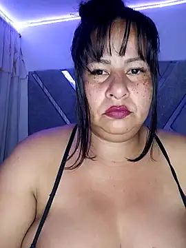 Snapshot of RosenRot07 chatting on February 12, 2:33 am RosenRot07 online show from February 12, 2:33 am