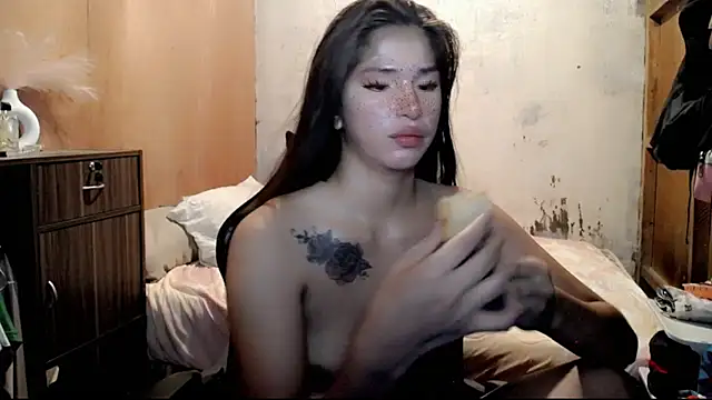 Cutierhyxx online show from May 5, 1:47 pm