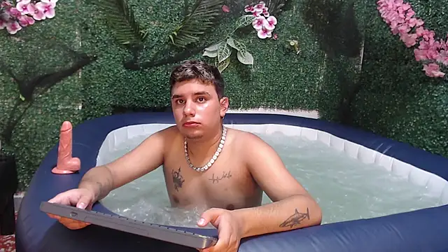 DavilANDkevin2 online show from November 4, 2:04 am