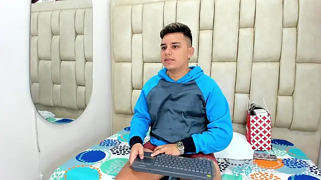 DavilANDkevin2 online show from November 10, 8:08 am