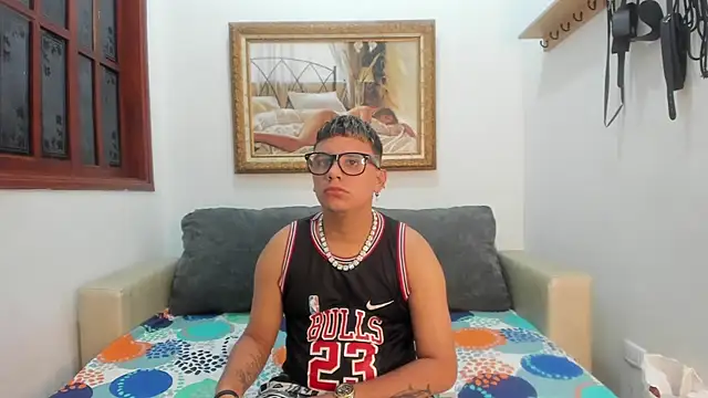 DavilANDkevin2 online show from October 19, 2:47 am
