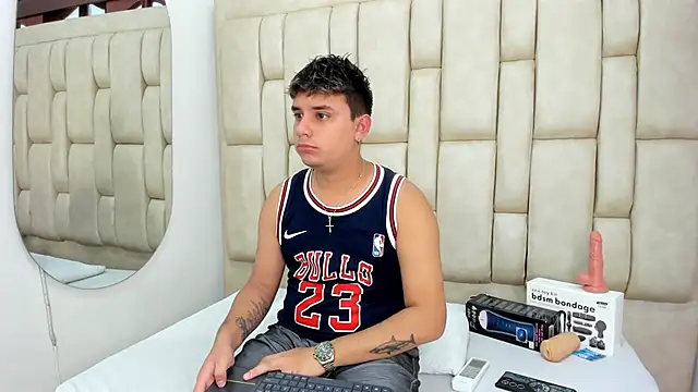 DavilANDkevin2 online show from December 2, 2:23 am