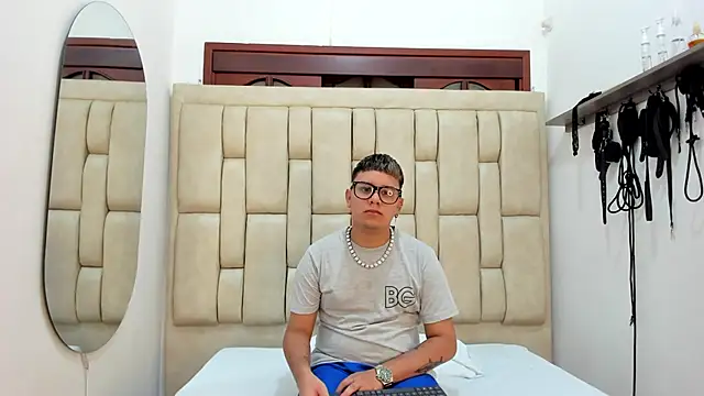 DavilANDkevin2 online show from October 20, 12:56 am