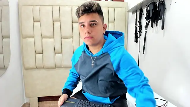 DavilANDkevin2 online show from November 13, 2:15 am