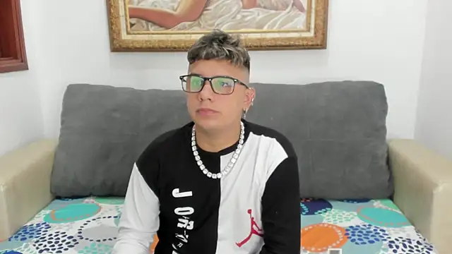 DavilANDkevin2 online show from November 7, 2:16 am