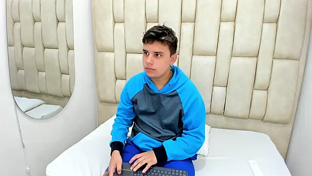 DavilANDkevin2 online show from November 30, 2:12 am