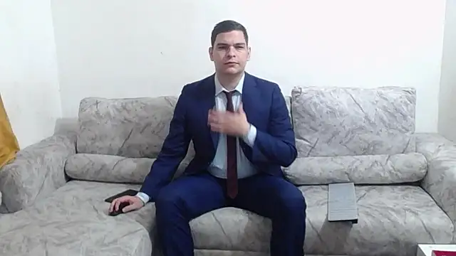 Victor Maitland online show from December 3, 3:40 am