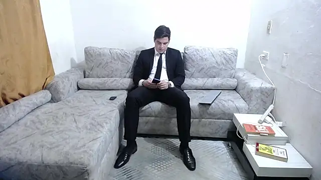 Victor Maitland online show from March 10, 3:54 am