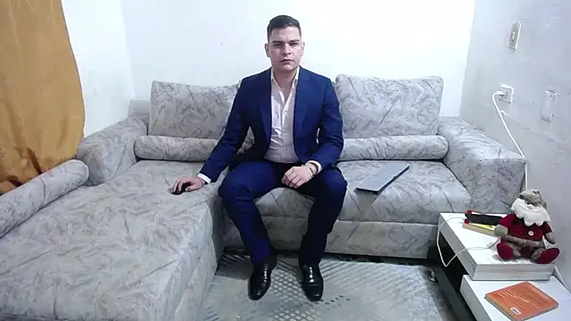 Snapshot of Victor_Maitland chatting on December 19, 3:54 am Victor Maitland online show from December 19, 3:54 am