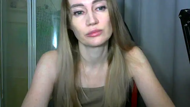 JessFoxxx online show from March 1, 3:17 am