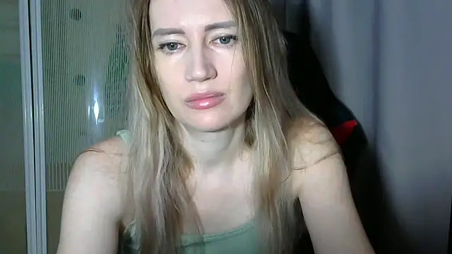 JessFoxxx online show from March 26, 4:00 am