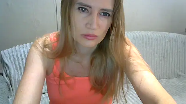 JessFoxxx online show from February 13, 4:01 am