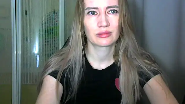 JessFoxxx online show from March 29, 3:52 am