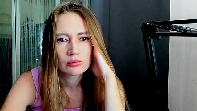 JessFoxxx online show from June 26, 1:00 am