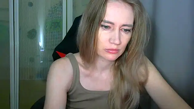 JessFoxxx online show from March 25, 4:12 am