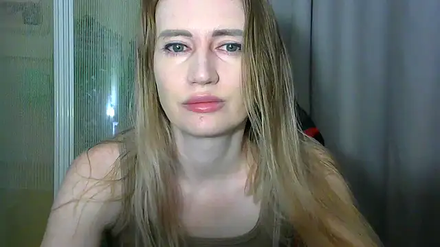 JessFoxxx online show from February 15, 3:18 am