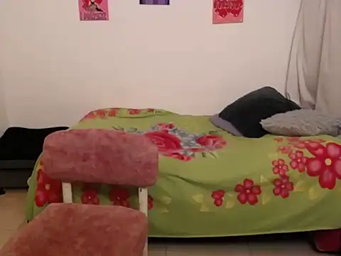 Snapshot of maily888_ chatting on December 18, 12:49 am maily888 online show from December 18, 12:49 am