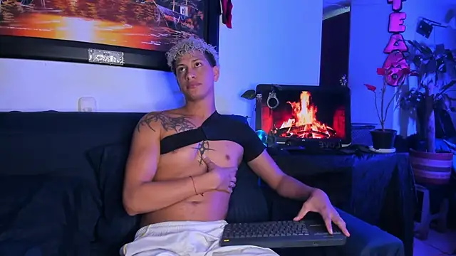 ECSTASYX2 2001 online show from March 4, 5:15 am