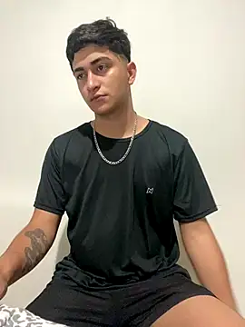 Tavinho067 online show from November 10, 8:47 pm