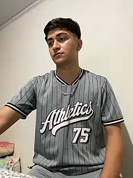 Tavinho067 online show from November 9, 10:36 pm