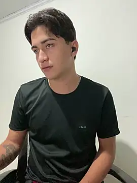 Tavinho067 online show from May 14, 1:35 am