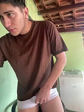 Tavinho067 online show from February 6, 8:49 pm