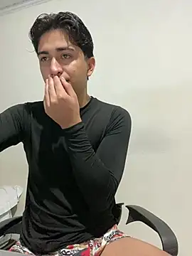 Tavinho067 online show from May 24, 10:53 pm