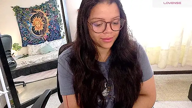 Amanda sweet online show from May 11, 2:45 pm