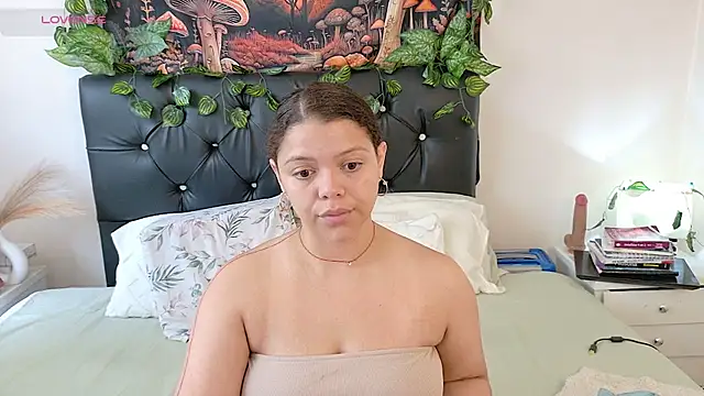 Snapshot of Amanda_sweet chatting on February 12, 2:06 pm Amanda sweet online show from February 12, 2:06 pm