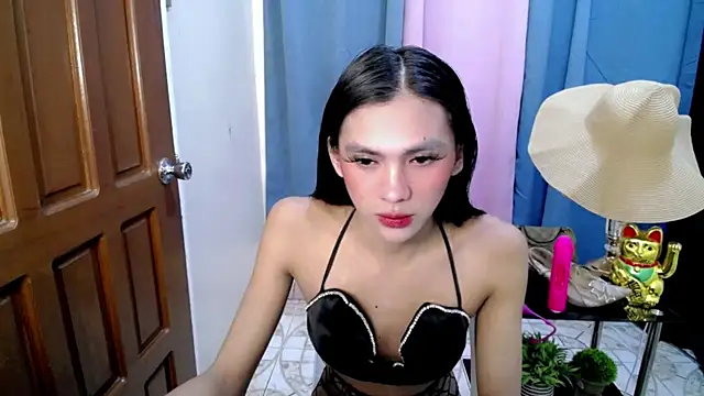 Ur latinahotpaprika online show from May 18, 7:29 pm