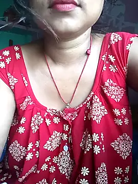 Snapshot of Desi_couple305 chatting on September 18, 1:30 am Desi couple305 online show from September 18, 1:30 am