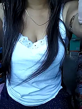 Snapshot of Desi_couple305 chatting on October 8, 2:02 am Desi couple305 online show from October 8, 2:02 am