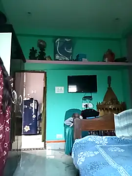 Snapshot of Desi_couple305 chatting on September 15, 1:17 am Desi couple305 online show from September 15, 1:17 am