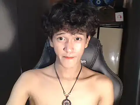 Snapshot of kenbigcockxx chatting on October 6, 3:13 pm kenbigcockxx online show from October 6, 3:13 pm