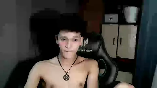 Snapshot of kenbigcockxx chatting on November 19, 3:23 pm kenbigcockxx online show from November 19, 3:23 pm